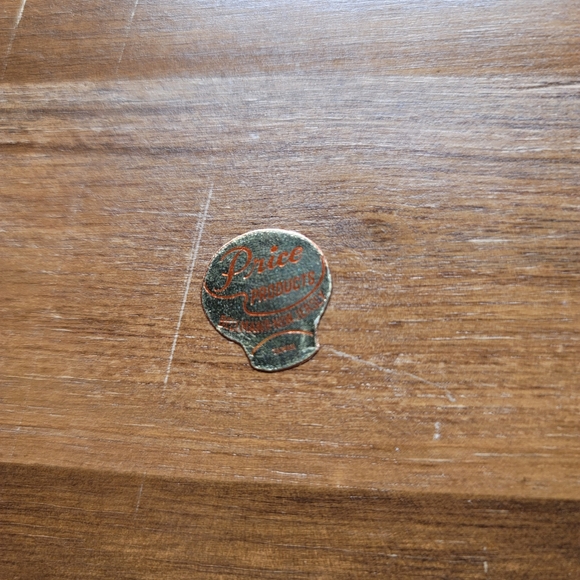 VTG. Price Product Magnetic Cutting Board.  (353) - Picture 2 of 10